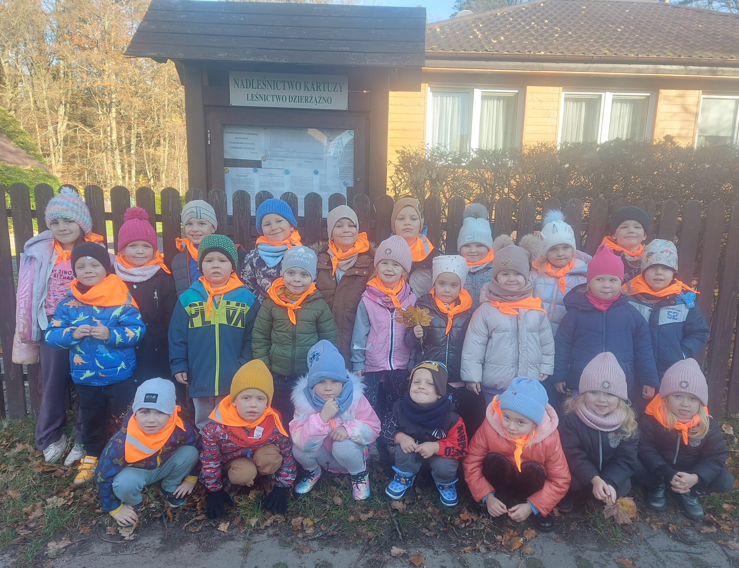 Wycieczka piesza przedszkolaków do Leśnictwa Dzierżążno