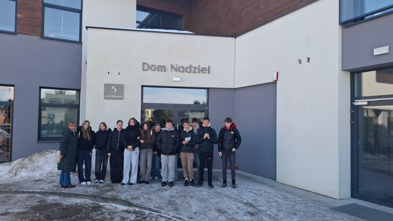 Wyjazd uczniów klasy VIIIb do hospicjum